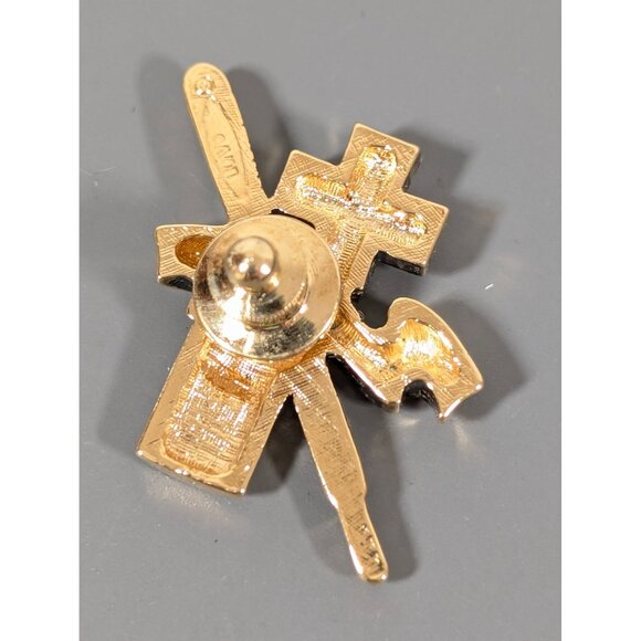 Vintage Avon Number 1 Nurse Pin Brooch Gold Tone Red Cross - Picture 3 of 6